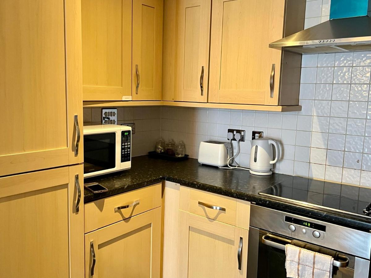 Radiant2 Bedroom Apartment In The Heart Of Harlow Town Экстерьер фото